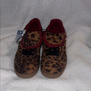 WomenLeopard Print Velcro Sneakers with Red Trim new